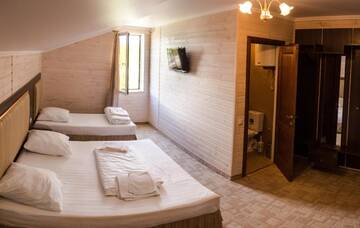 Фото номера Улучшенный семейный номер Гостевой дом Valentina Guest House г. Цандрыпш 4