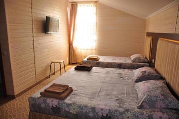 Фото номера Улучшенный семейный номер Гостевой дом Valentina Guest House г. Цандрыпш 10
