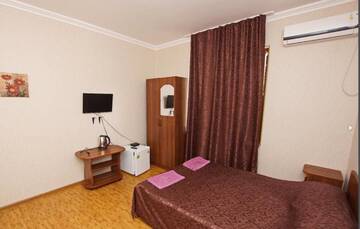 Фото номера Роскошный трехместный номер Отель Ararat House г. Цандрыпш 5