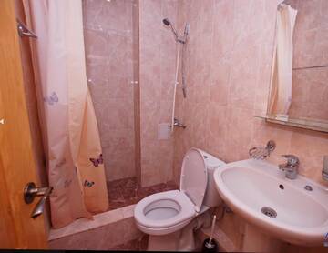 Фото номера Роскошный трехместный номер Отель Ararat House г. Цандрыпш 6