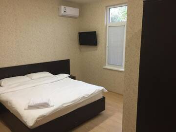 Фото номера Семейный люкс Гостевой дом Victoria Guest House г. Цандрыпш 18