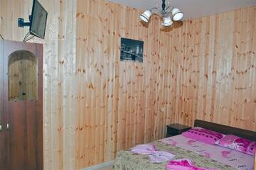 Фото номера Двухместный номер с 1 кроватью или 2 отдельными кроватями и собственной ванной комнатой Гостевой дом Гостевой дом В гостях у Нелли г. Цандрыпш 11