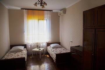 Фото номера Трехместный номер с видом на город Гостевой дом Mila Guest House г. Цандрыпш 7
