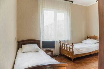 Фото номера Трехместный номер с видом на город Гостевой дом Mila Guest House г. Цандрыпш 5