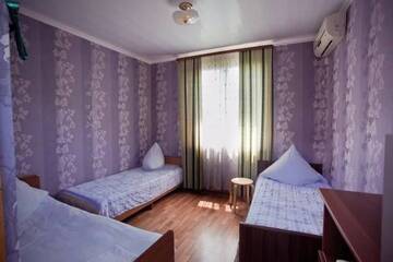 Фото номера Бюджетный трехместный номер Гостевой дом Mila Guest House г. Цандрыпш 3