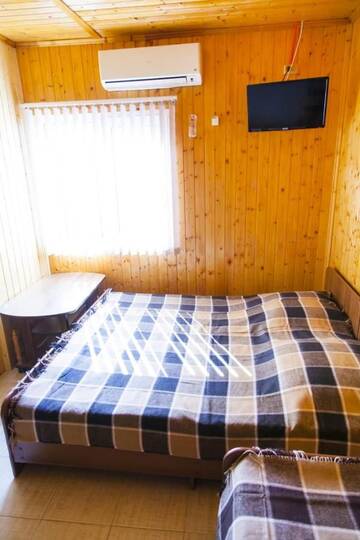 Фото номера Классический четырехместный номер Гостевой дом Guest House U Larisy г. Цандрыпш 7