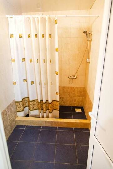 Фото номера Бюджетный двухместный номер с 1 кроватью Гостевой дом Guest House U Larisy г. Цандрыпш 5